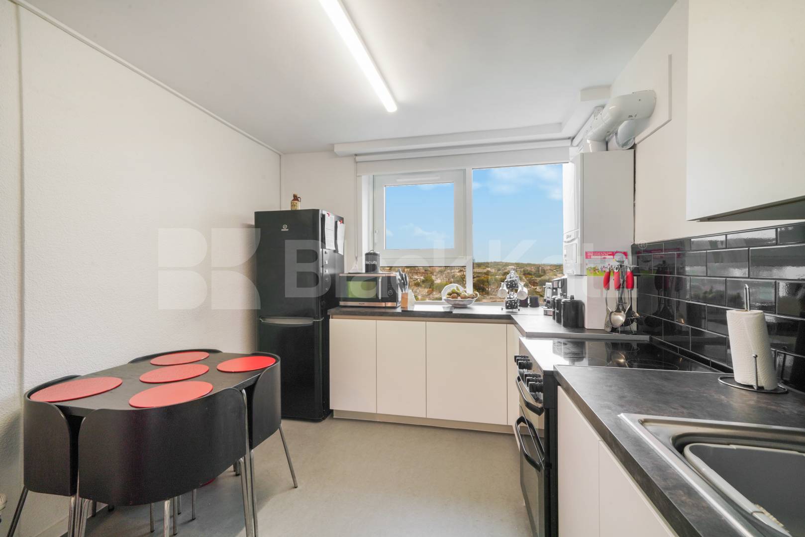 Bright, Refurbished 2 Bed Flat Steps from Primrose Hill Park Adelaide Road, Primrose Hill / Chalk Farm